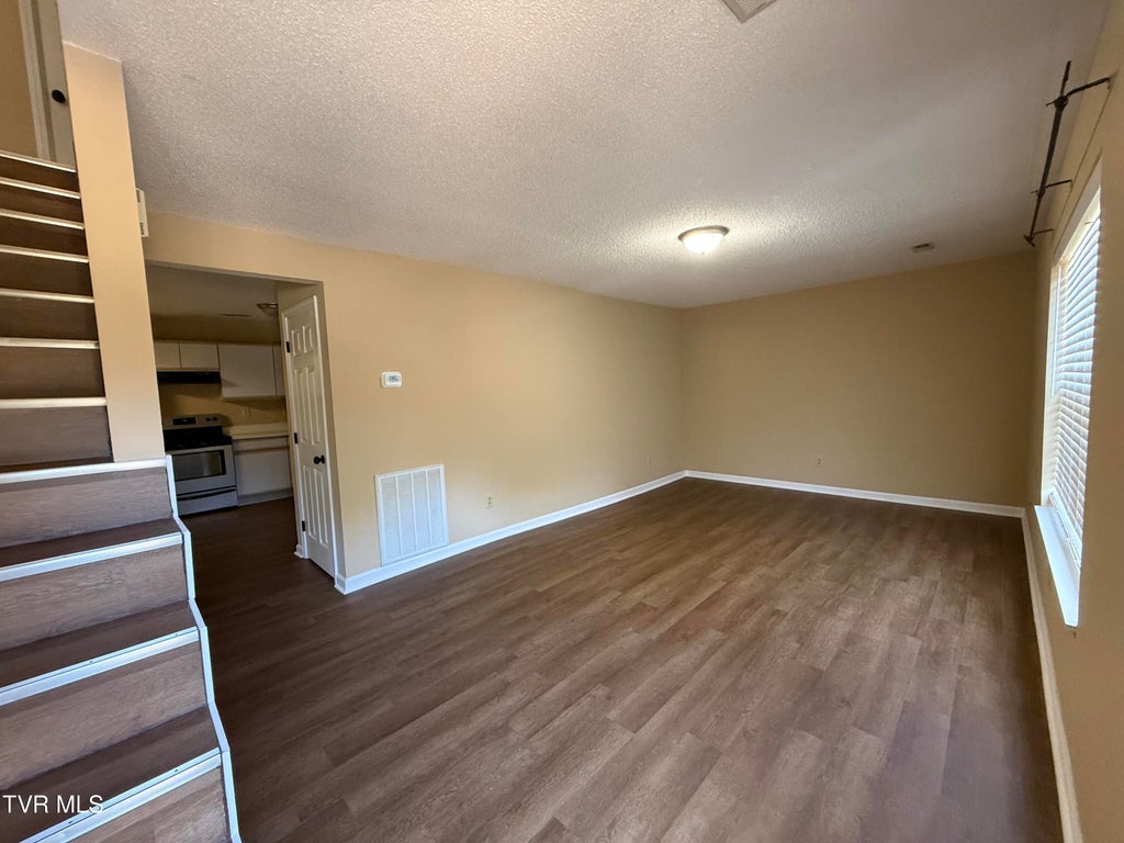Photo of 1700 Lone Oak RD #Unit 17, Johnson City, TN 37604 (MLS # 10002042)