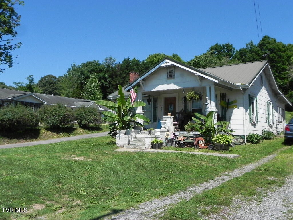 Photo of 1313 Main Street, Rogersville, TN 37857 (MLS # 9996607)