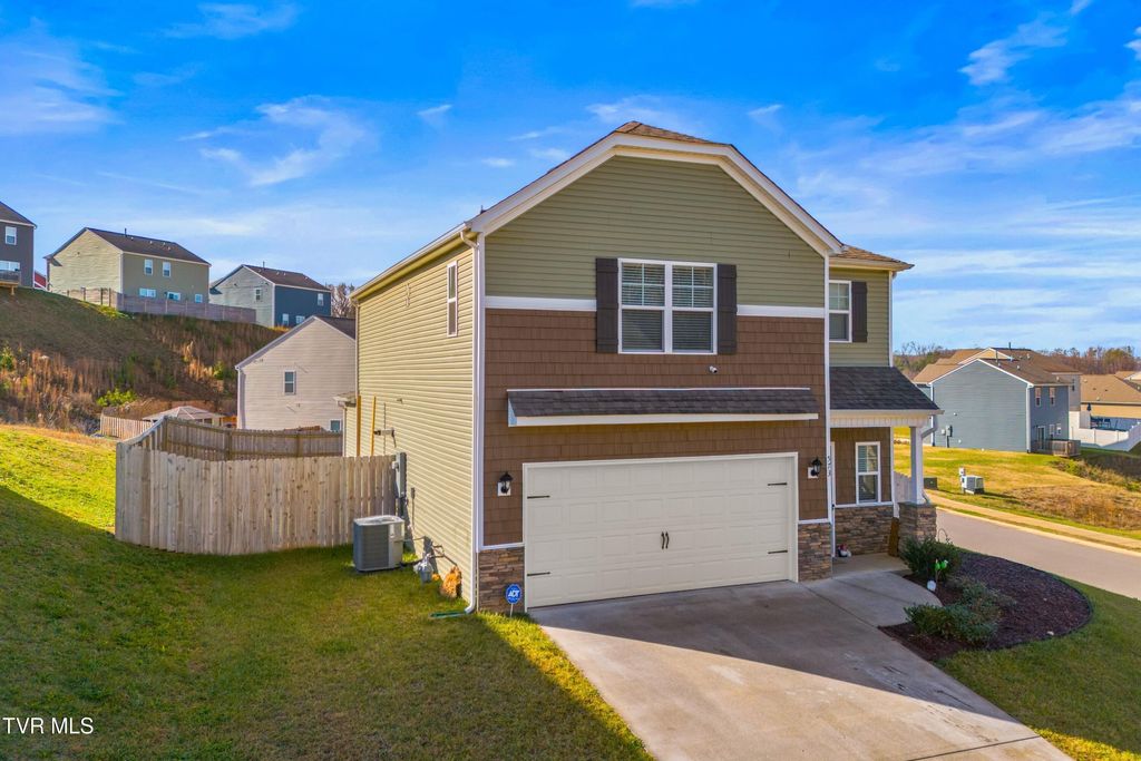 Photo of 573 Cliff Street, Morristown, TN 37814 (MLS # 9989005)