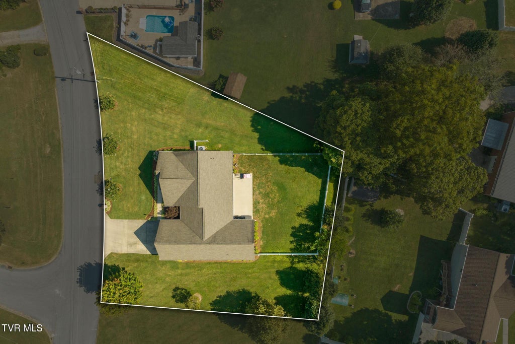 Photo of 612 Carter Boulevard, Elizabethton, TN 37643 (MLS # 10000127)