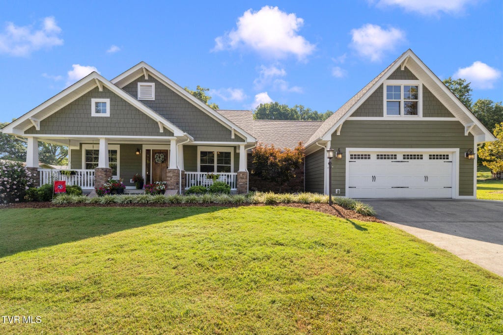 Photo of 612 Carter Boulevard, Elizabethton, TN 37643 (MLS # 10000127)