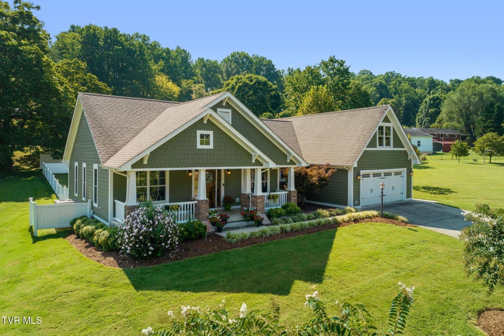 Photo of 612 Carter Boulevard, Elizabethton, TN 37643 (MLS # 10000127)