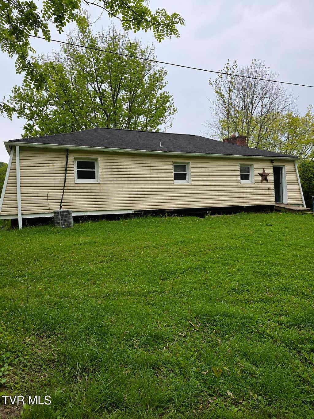 Photo of 1629 Hyder Avenue, Kingsport, TN 37660 (MLS # 9998797)