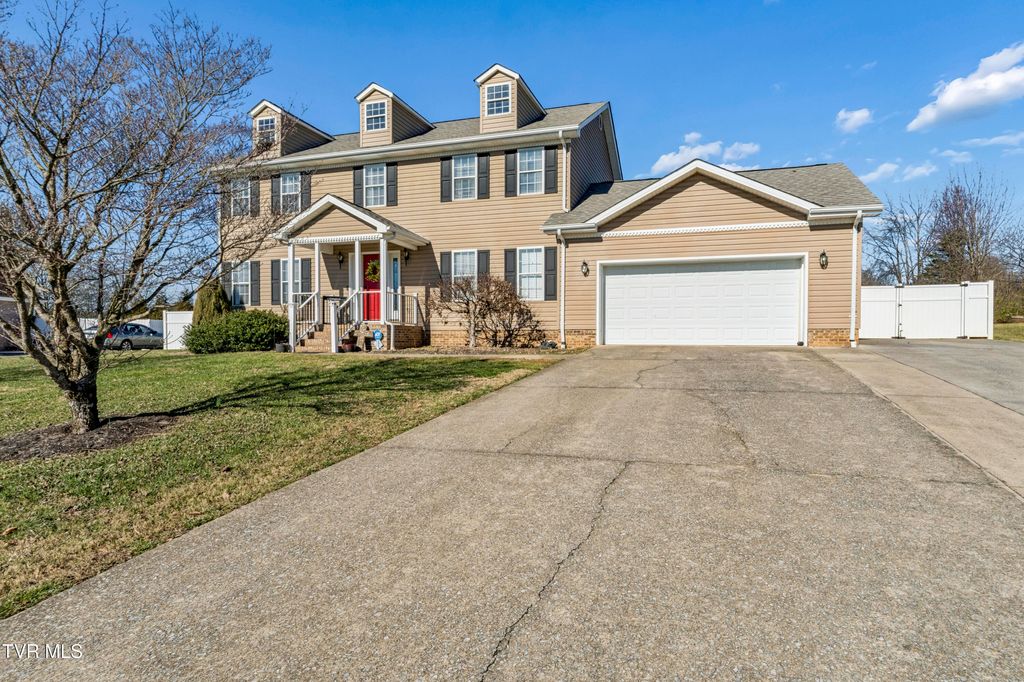 Photo of 308 Autumn Circle, Bluff City, TN 37618 (MLS # 9989559)