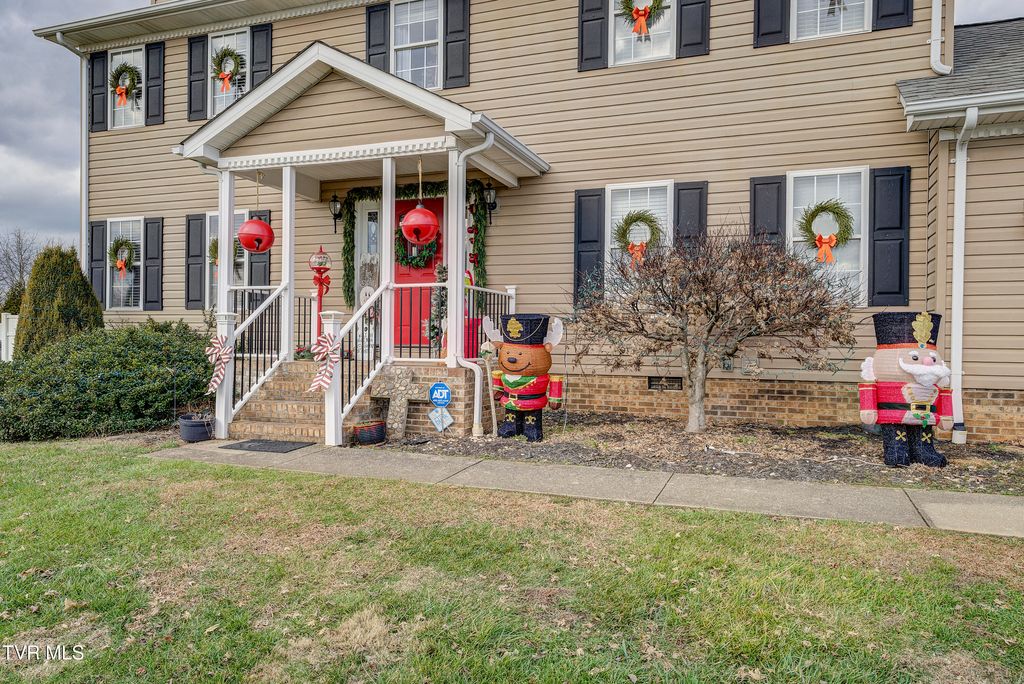 Photo of 308 Autumn Circle, Bluff City, TN 37618 (MLS # 9989559)