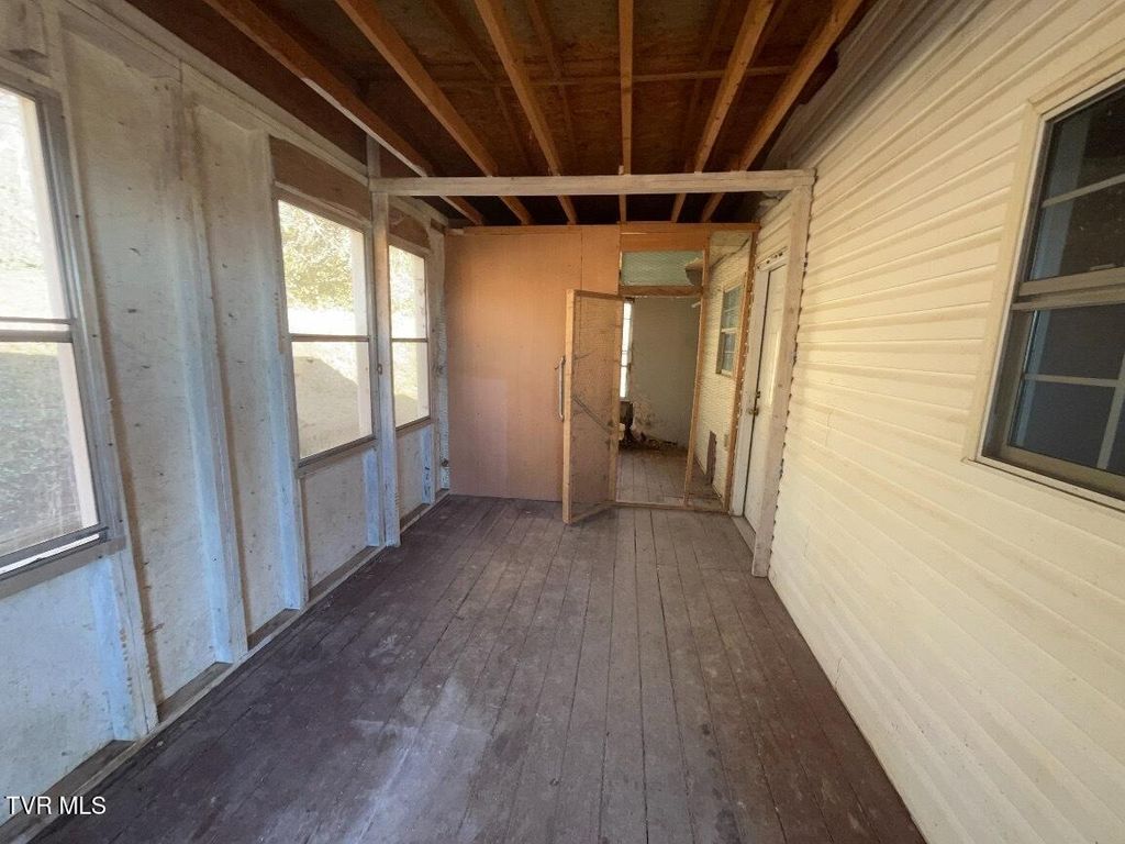 Photo of 333 Loretta Street, Greeneville, TN 37745 (MLS # 9990405)