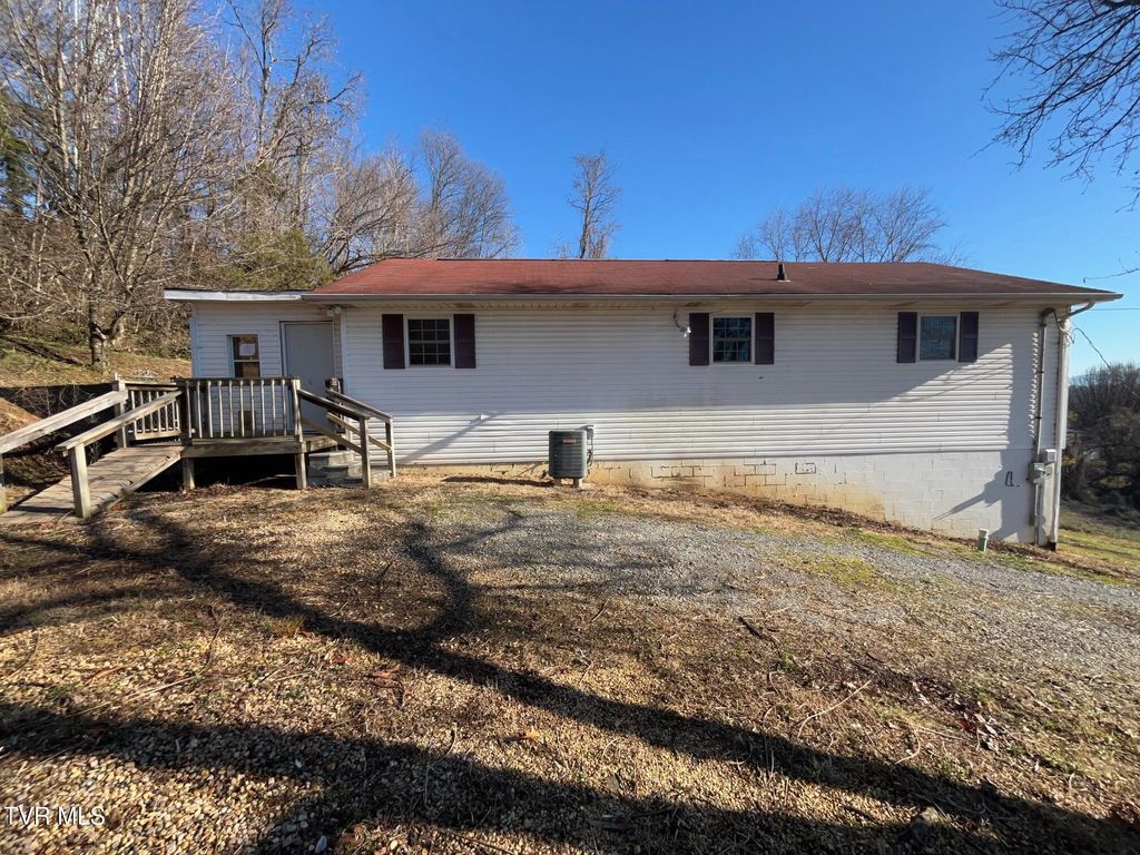 Photo of 333 Loretta Street, Greeneville, TN 37745 (MLS # 9990405)