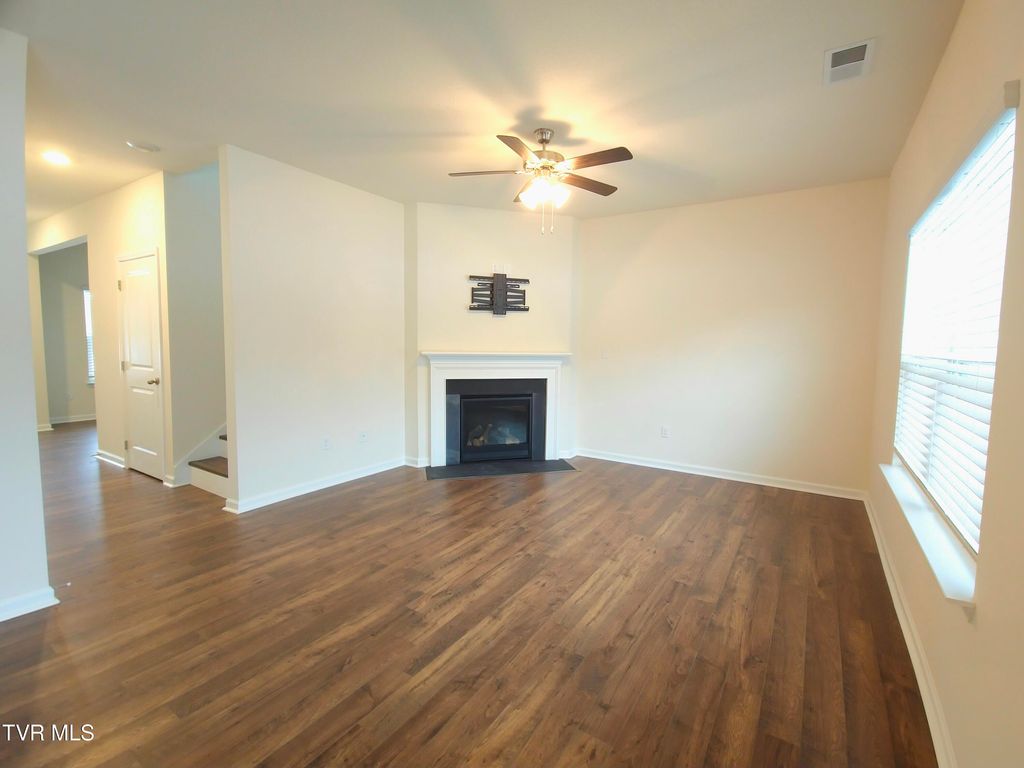 Photo of 1241 Valley Parke Drive, Kingsport, TN 37663 (MLS # 9990876)