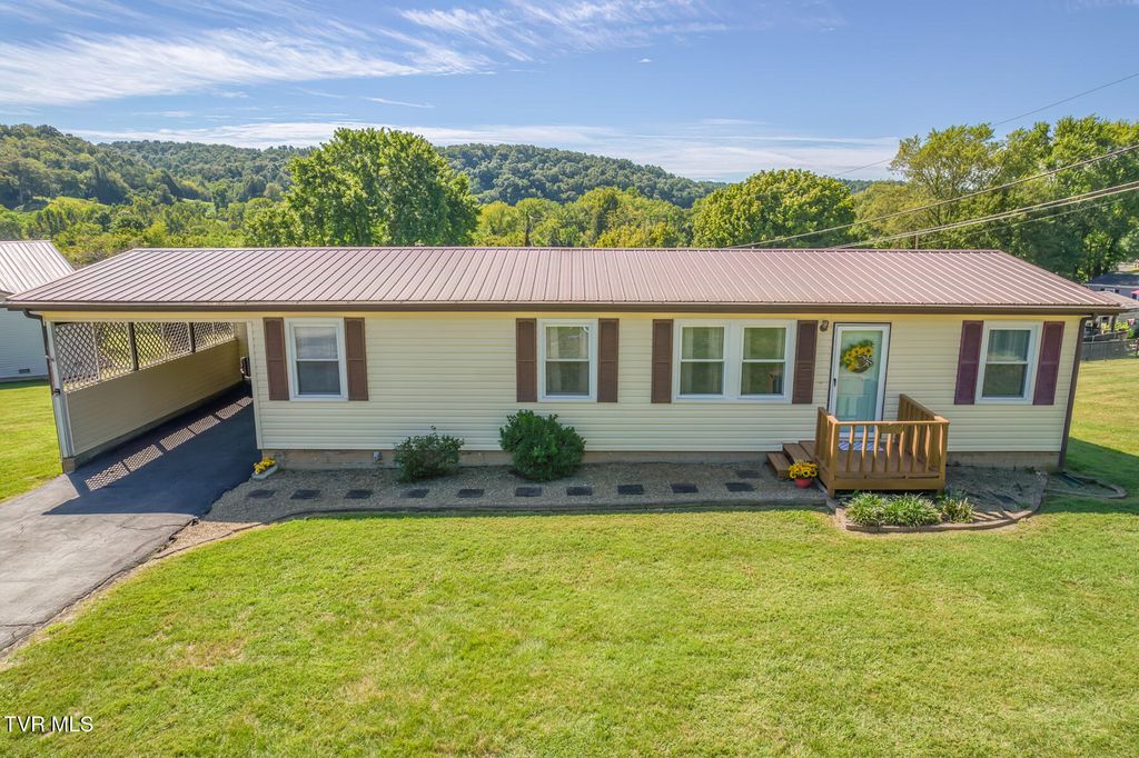 Photo of 201 Derby Drive, Kingsport, TN 37660 (MLS # 9985134)