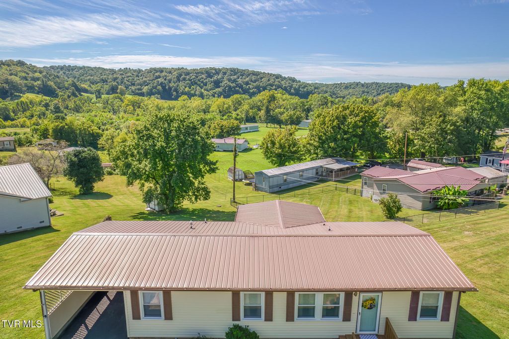 Photo of 201 Derby Drive, Kingsport, TN 37660 (MLS # 9985134)