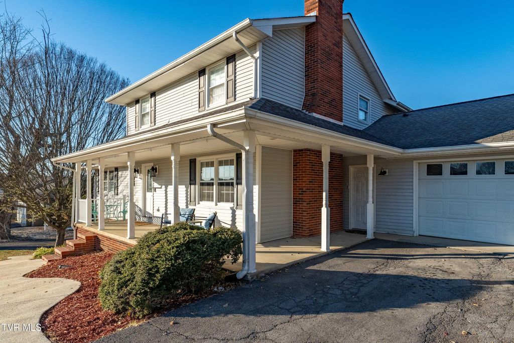 Photo of 245 Highland Hills Drive, Gray, TN 37615 (MLS # 9988465)