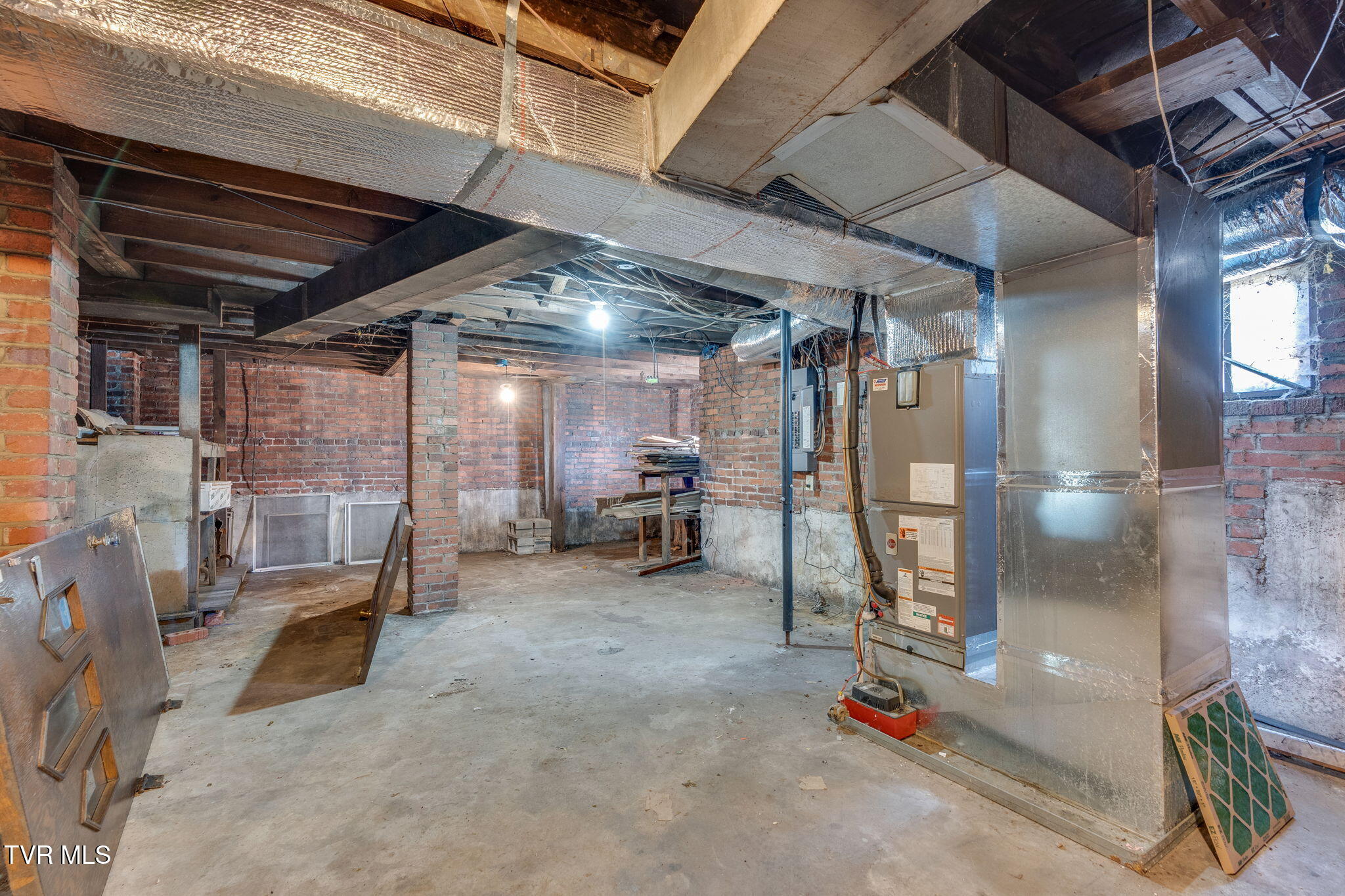 724 Prince Street, Bristol, Virginia image 38