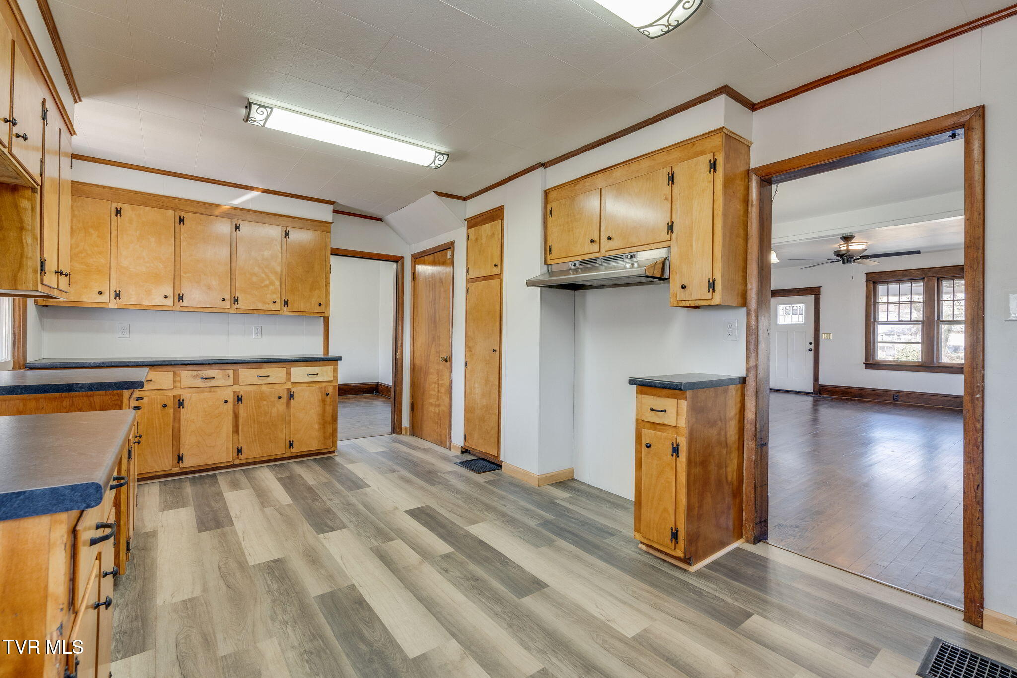 724 Prince Street, Bristol, Virginia image 17