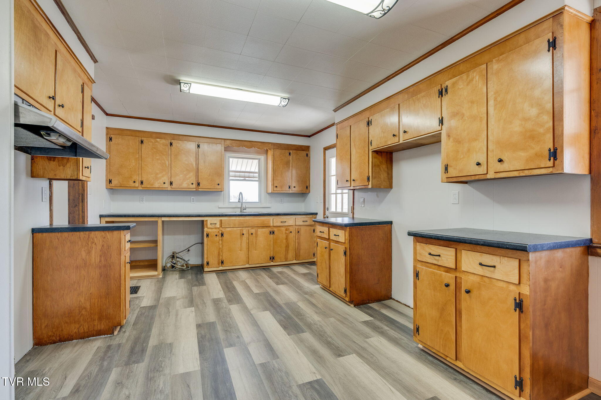 724 Prince Street, Bristol, Virginia image 18