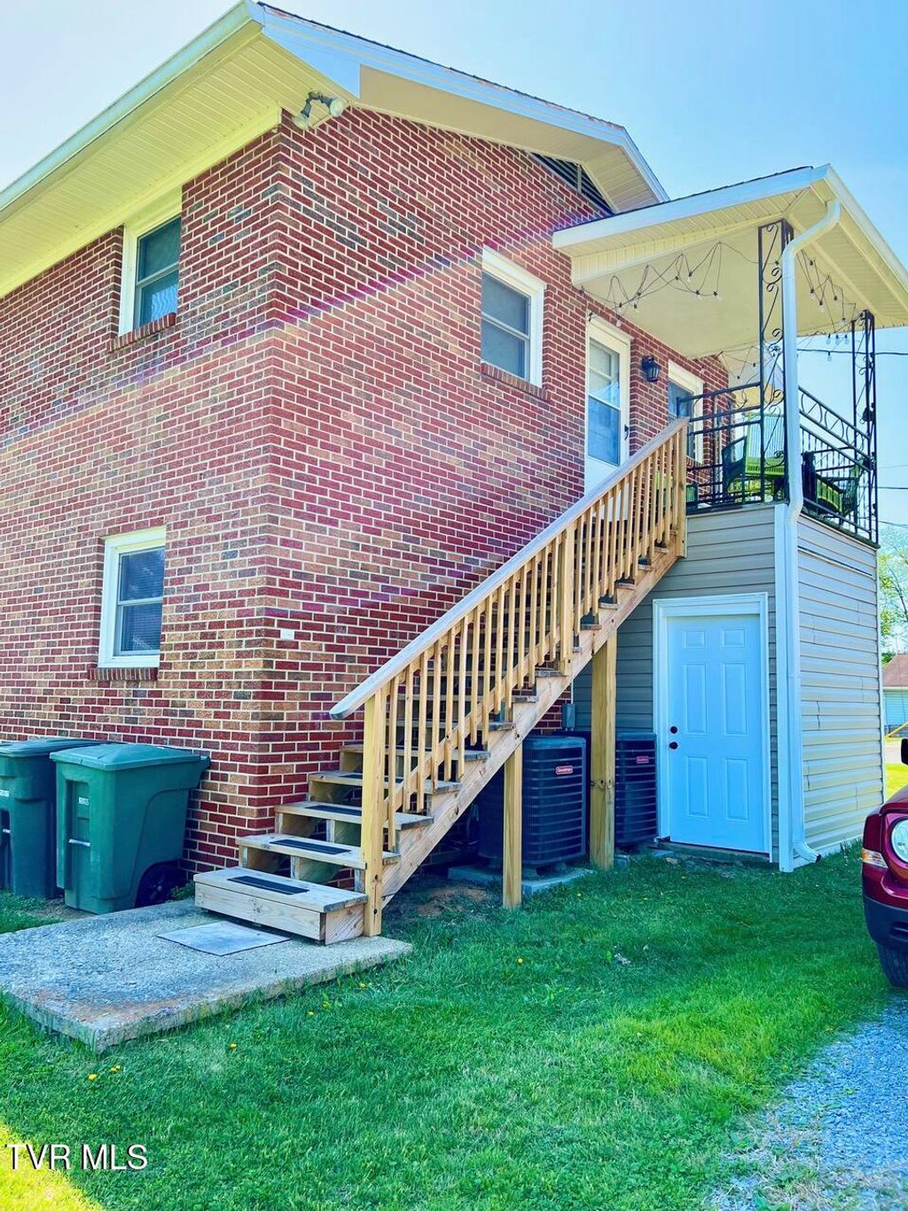 Photo of 615 6151/2 Bravo Street, Elizabethton, TN 37643 (MLS # 9993934)