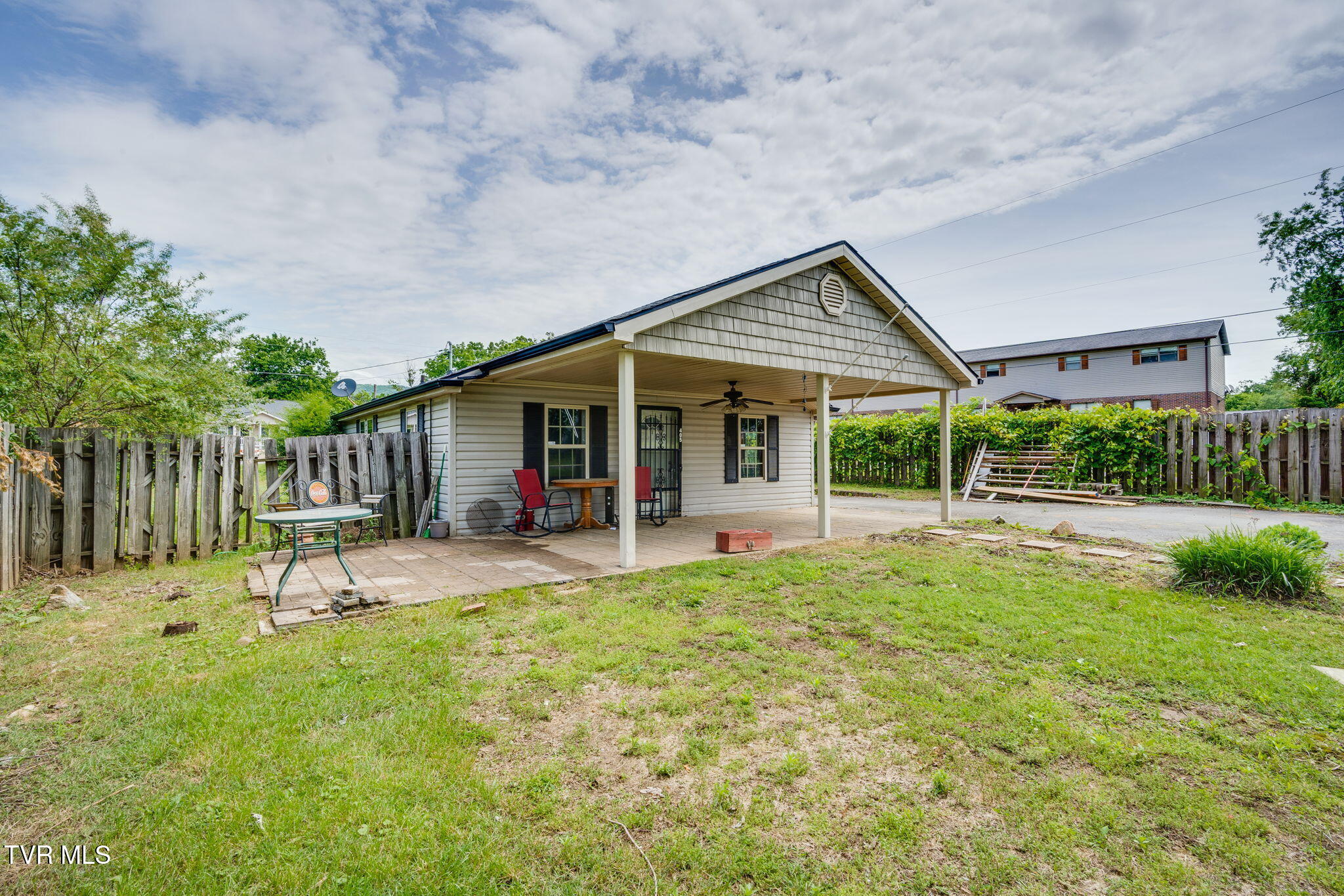405 Brandon Street, Elizabethton, Tennessee image 2