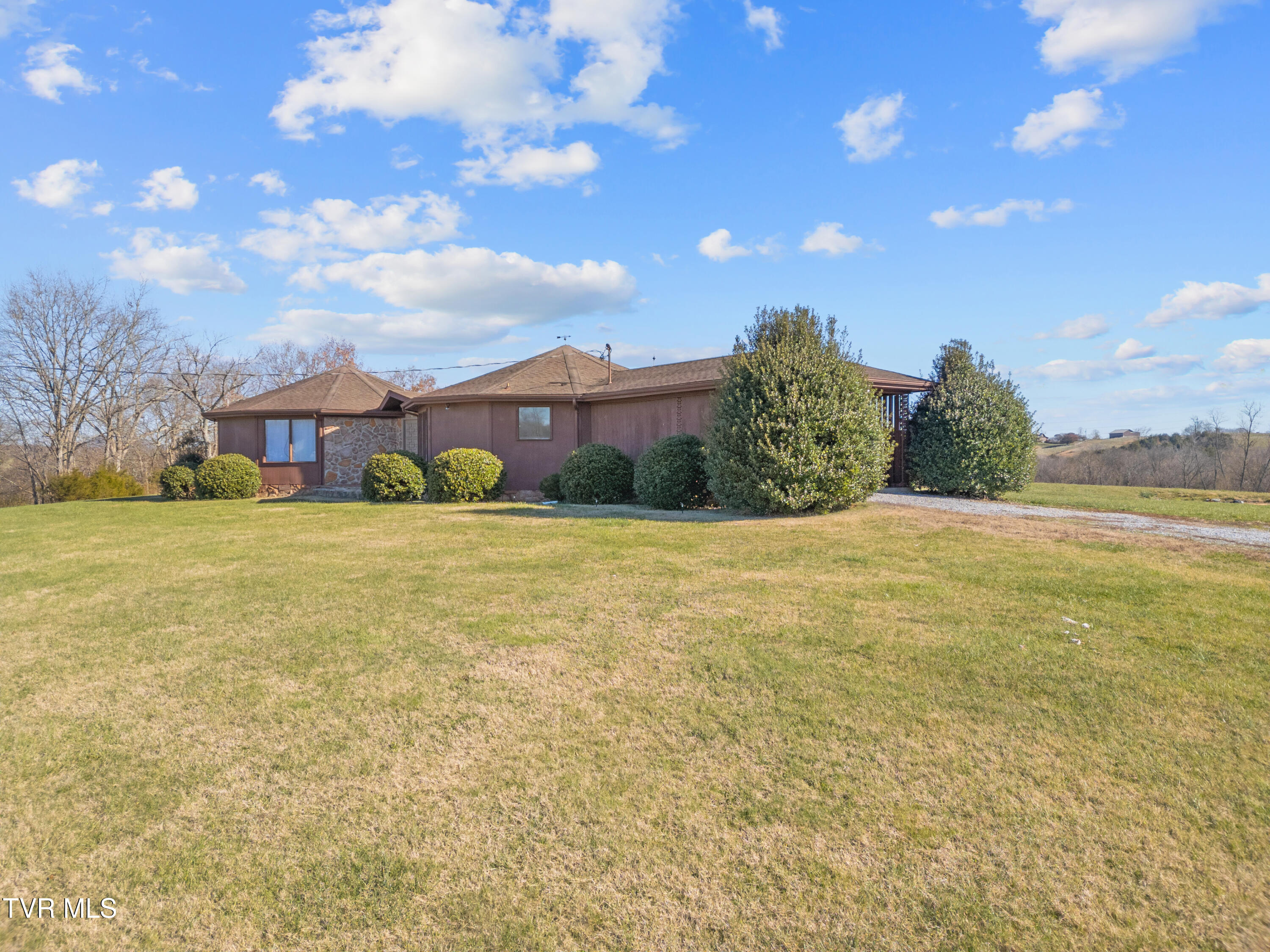 9340 Lonesome Pine Trail, Mosheim, Tennessee image 4