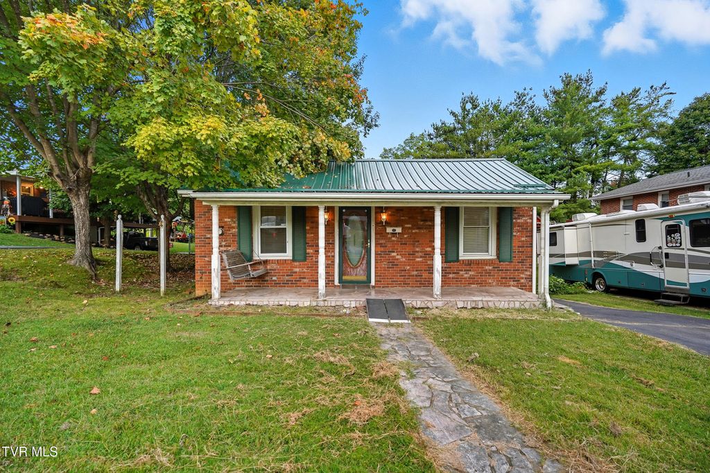 Photo of 604 Duke Street, Johnson City, TN 37601 (MLS # 9986048)