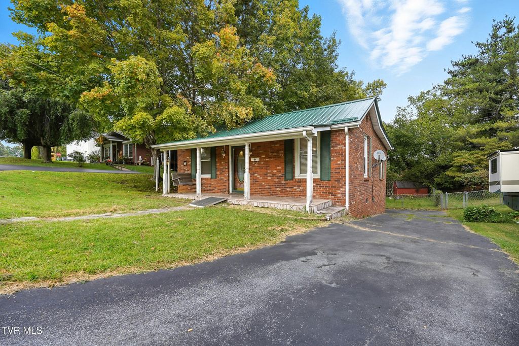 Photo of 604 Duke Street, Johnson City, TN 37601 (MLS # 9986048)