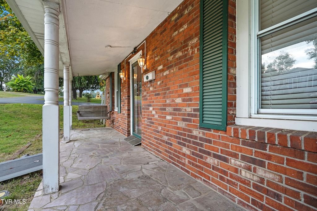 Photo of 604 Duke Street, Johnson City, TN 37601 (MLS # 9986048)