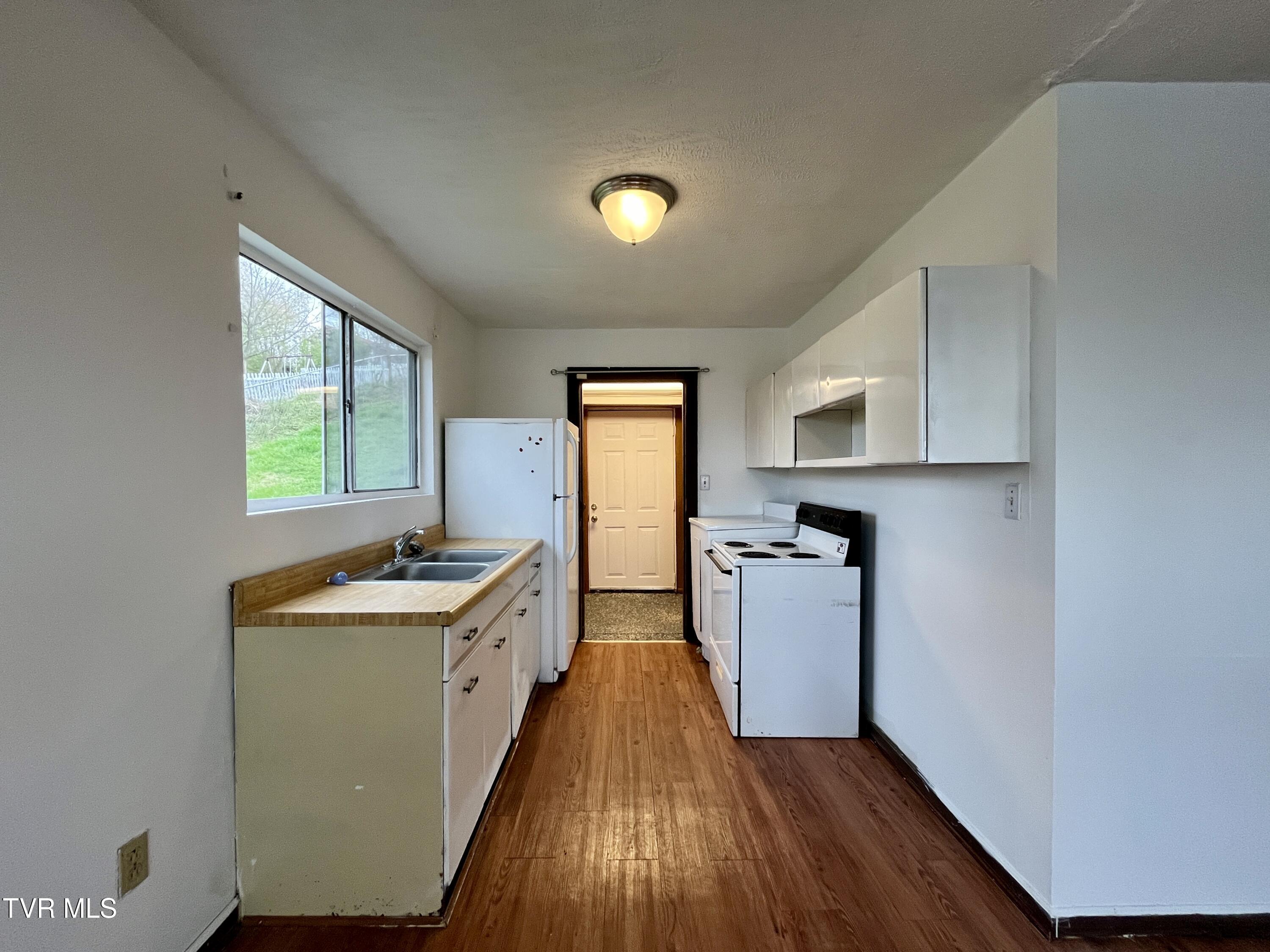 318 Leonard Street, Greeneville, Tennessee image 4