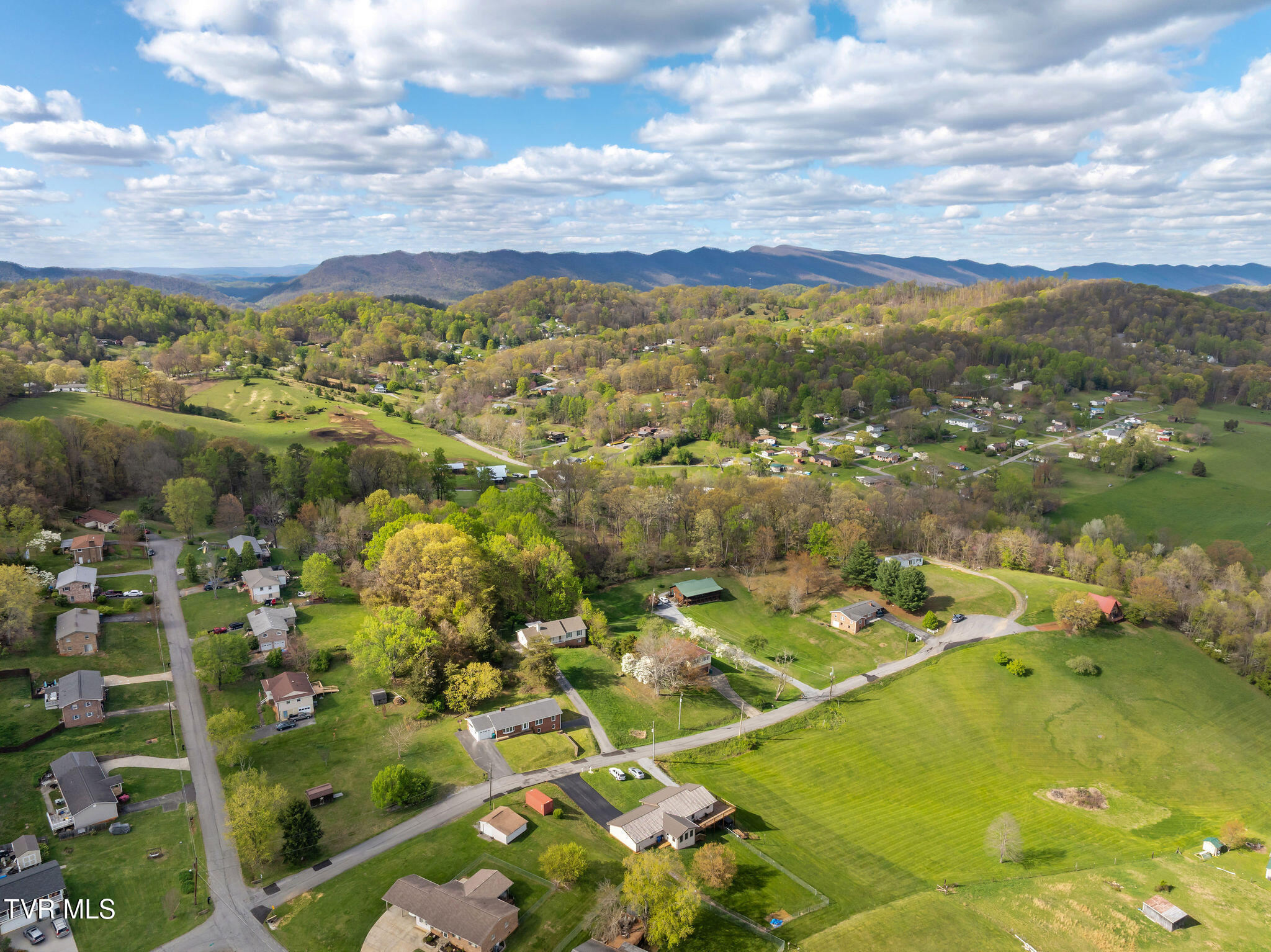 1606 Sky View Drive, Kingsport, Tennessee image 6