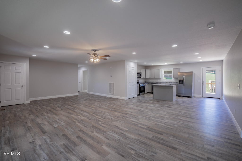 Photo of 209 Farmington Drive, Greeneville, TN 37743 (MLS # 9996335)