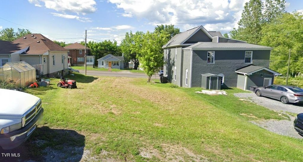 Photo of 1208 Windsor Avenue, Bristol, TN 37620 (MLS # 9992985)