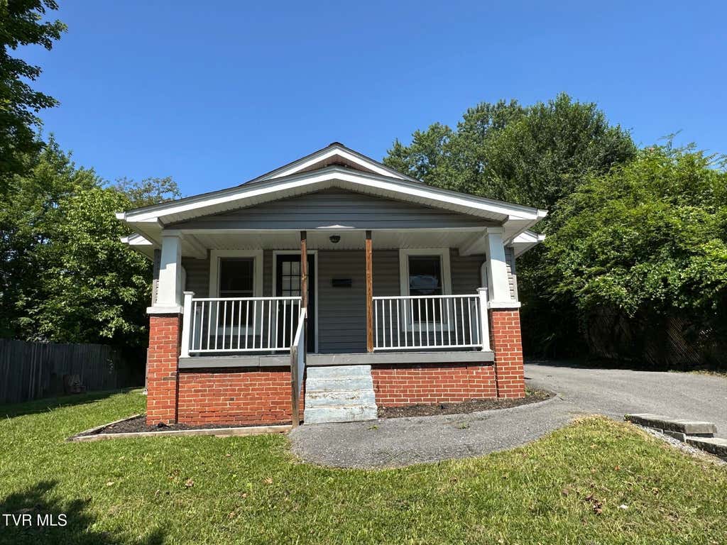 Photo of 2712 Fort Henry Drive, Kingsport, TN 37664 (MLS # 9997502)