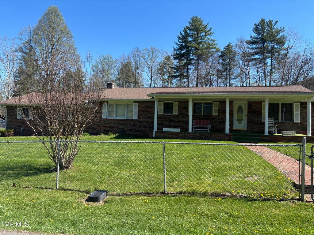 Photo of 1867 Gentry Creek Road, Laurel Bloomery, TN 37680 (MLS # 9993486)