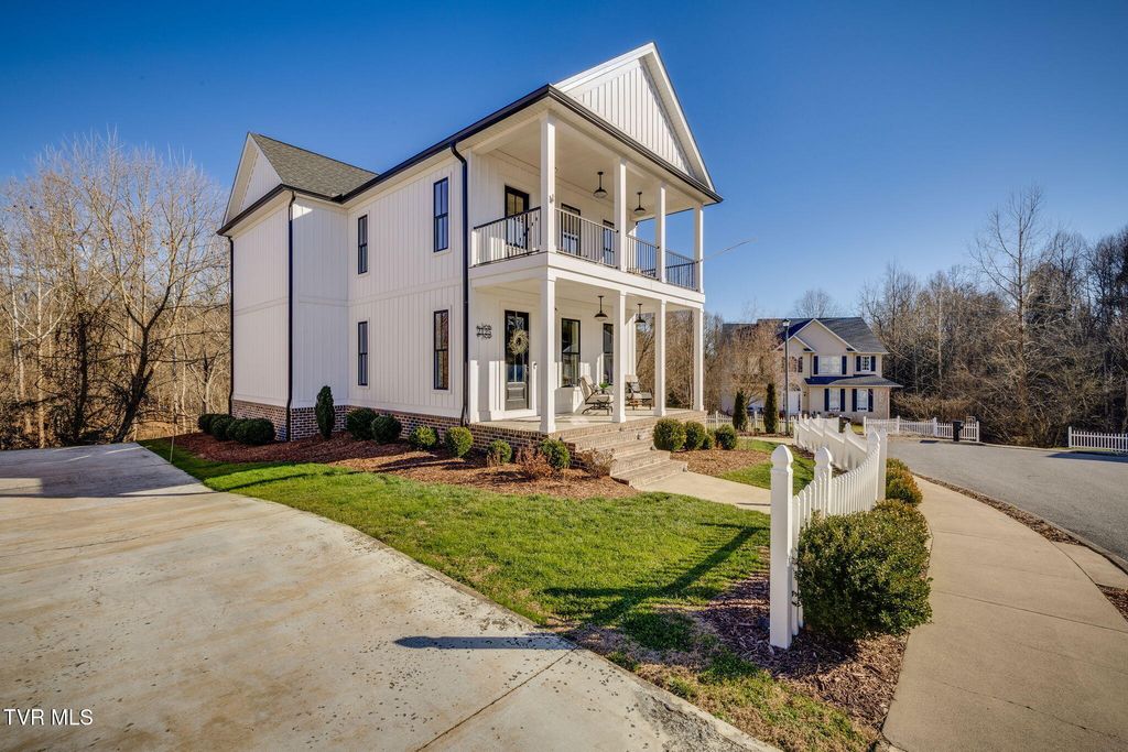 Photo of 2125 Saint Erics Court, Kingsport, TN 37660 (MLS # 9990118)