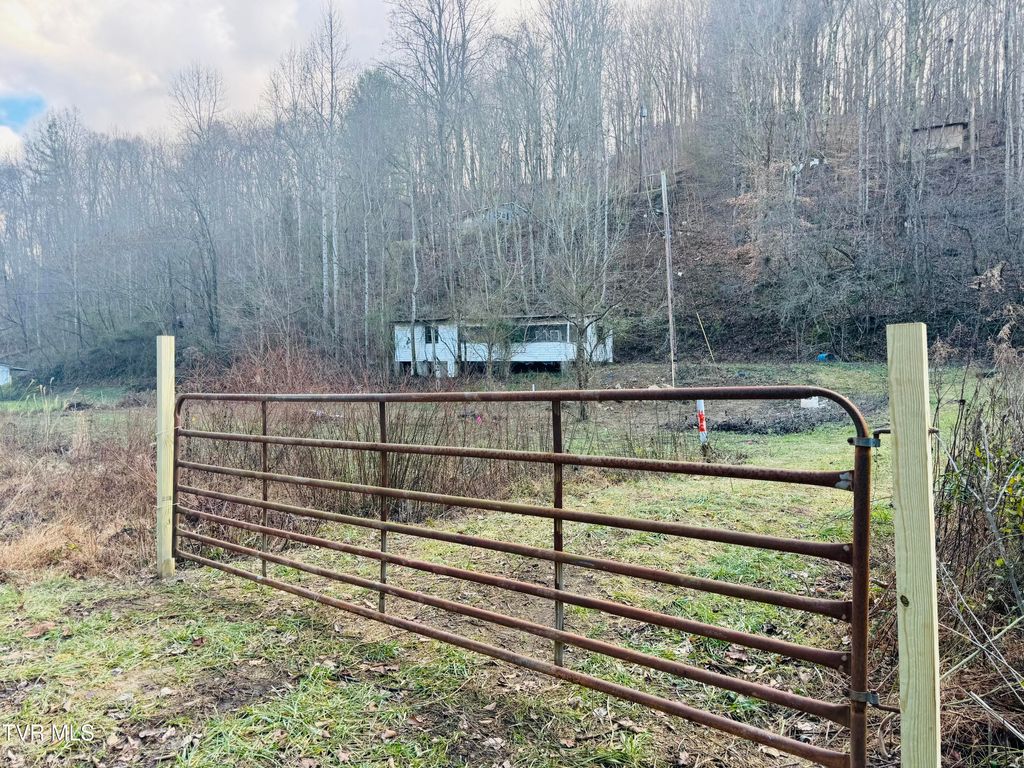Photo of 901 Old Blairs Gap Road, Kingsport, TN 37660 (MLS # 9974695)
