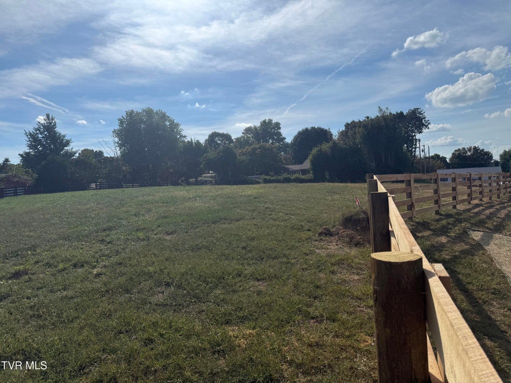 Photo of 126 Lot 5 Suncrest St, Johnson City, TN 37615 (MLS # 10001701)