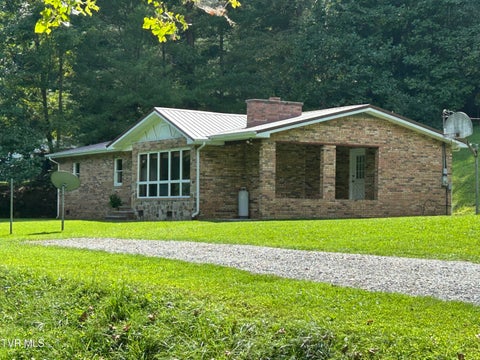 Homes For Sale - 2261 Skeetrock Road<br/> Clintwood, VA 24228