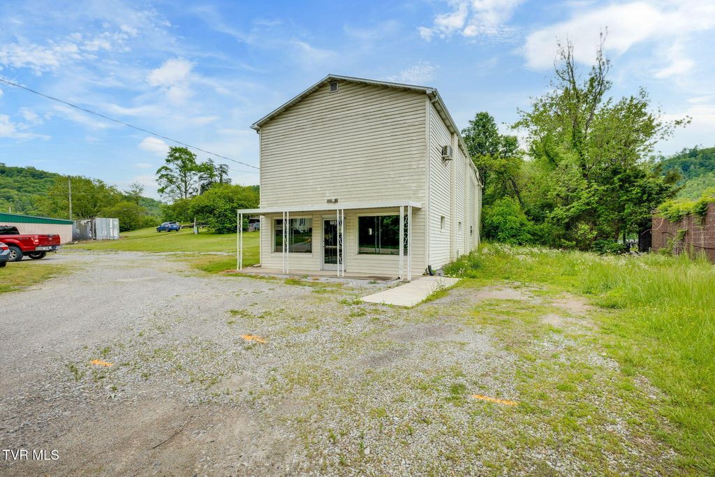 Photo of 6051 Natural Tunnel Parkway, Duffield, VA 24244 (MLS # 9981057)
