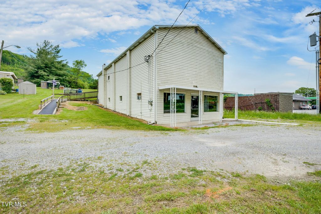 Photo of 6051 Natural Tunnel Parkway, Duffield, VA 24244 (MLS # 9981057)