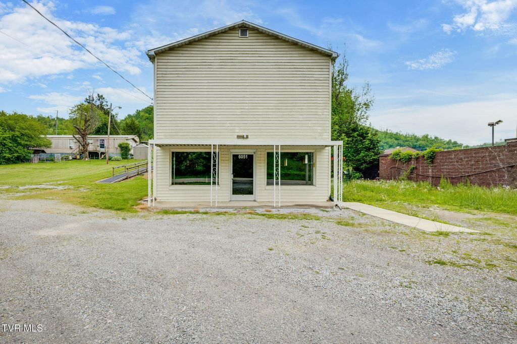 Photo of 6051 Natural Tunnel Parkway, Duffield, VA 24244 (MLS # 9981057)