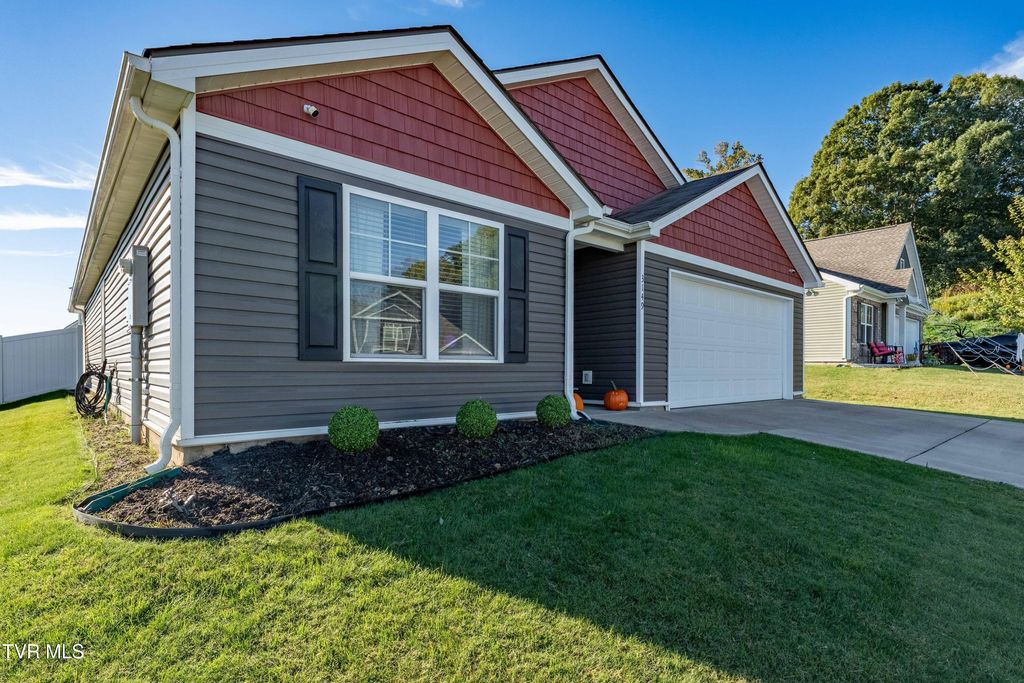 Photo of 3149 Phillips Way, Kingsport, TN 37664 (MLS # 9987275)