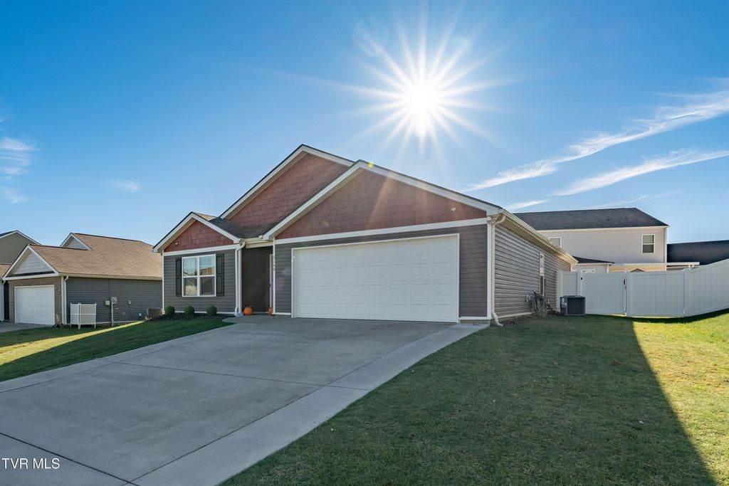 Photo of 3149 Phillips Way, Kingsport, TN 37664 (MLS # 9987275)