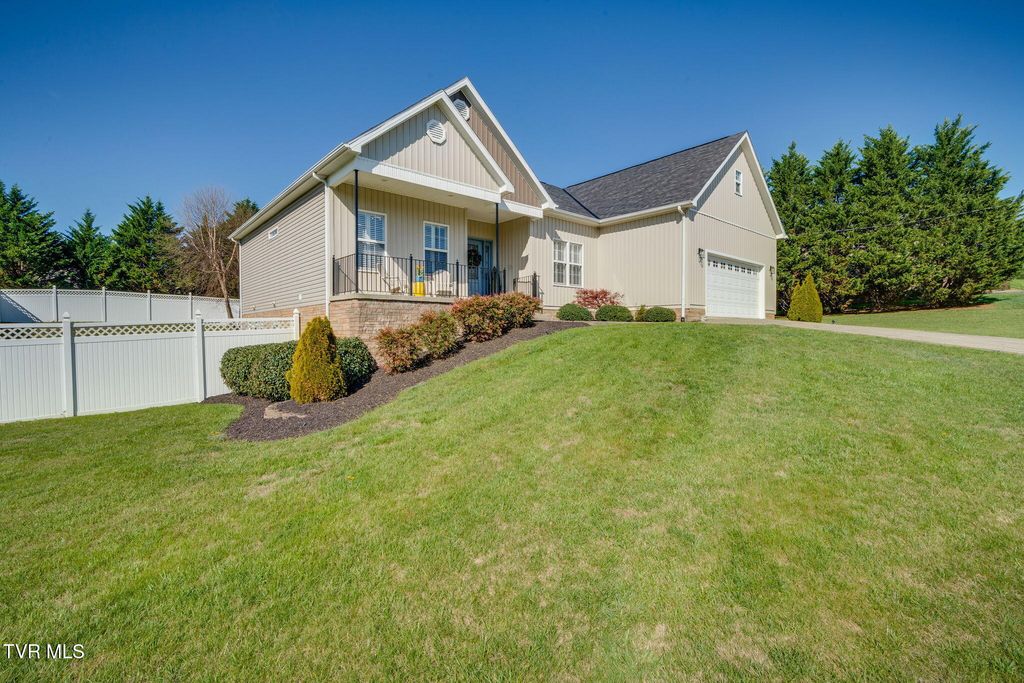 Photo of 477 Sand Ridge Circle, Jonesborough, TN 37659 (MLS # 9993452)