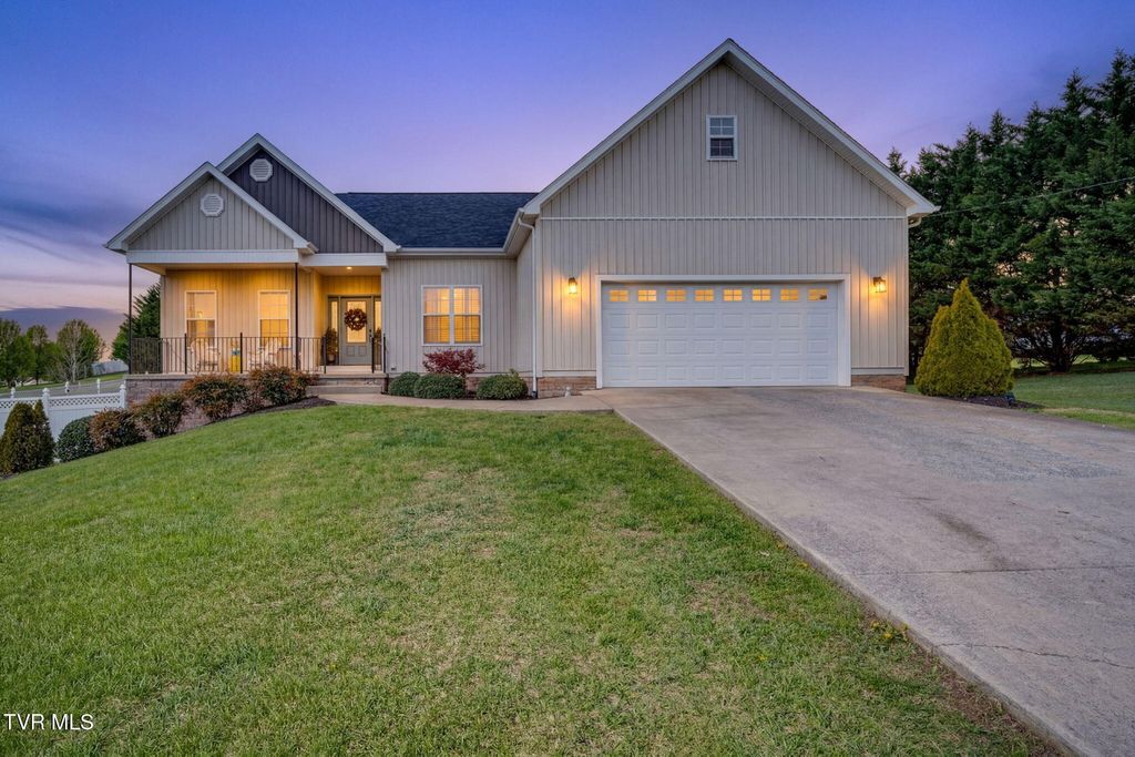 Photo of 477 Sand Ridge Circle, Jonesborough, TN 37659 (MLS # 9993452)