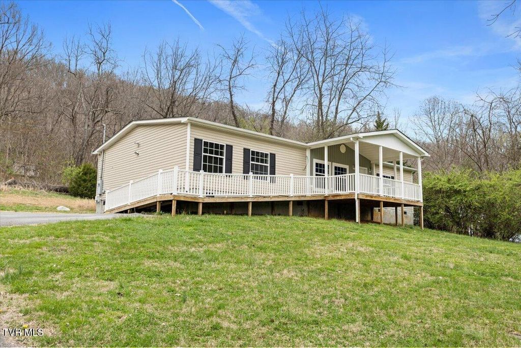 Photo of 1103 Bluefield Avenue, Elizabethton, TN 37643 (MLS # 9992580)