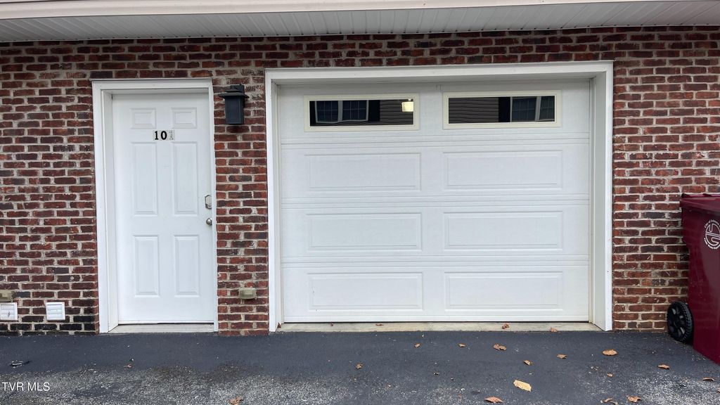 Photo of 169 Grand Avenue #101, Johnson City, TN 37601 (MLS # 9985702)