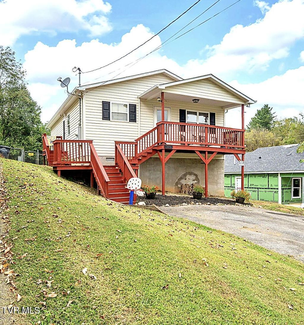 Photo of 375 Sky, Kingsport, TN 37660 (MLS # 9992656)