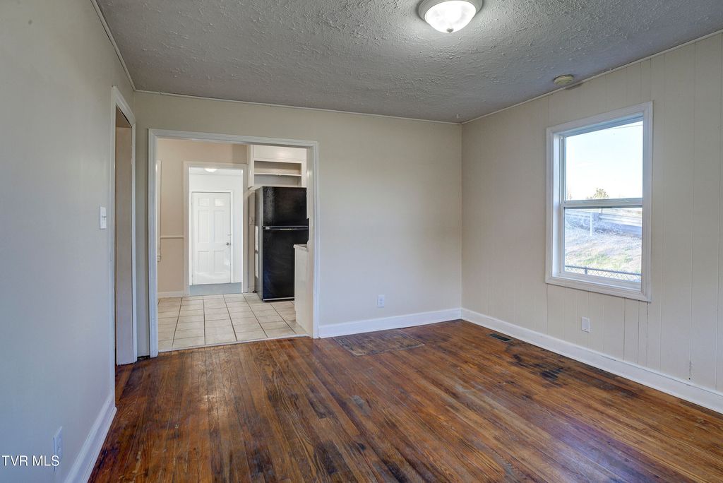 Photo of 2012 Meadowview Parkway, Kingsport, TN 37660 (MLS # 9992976)