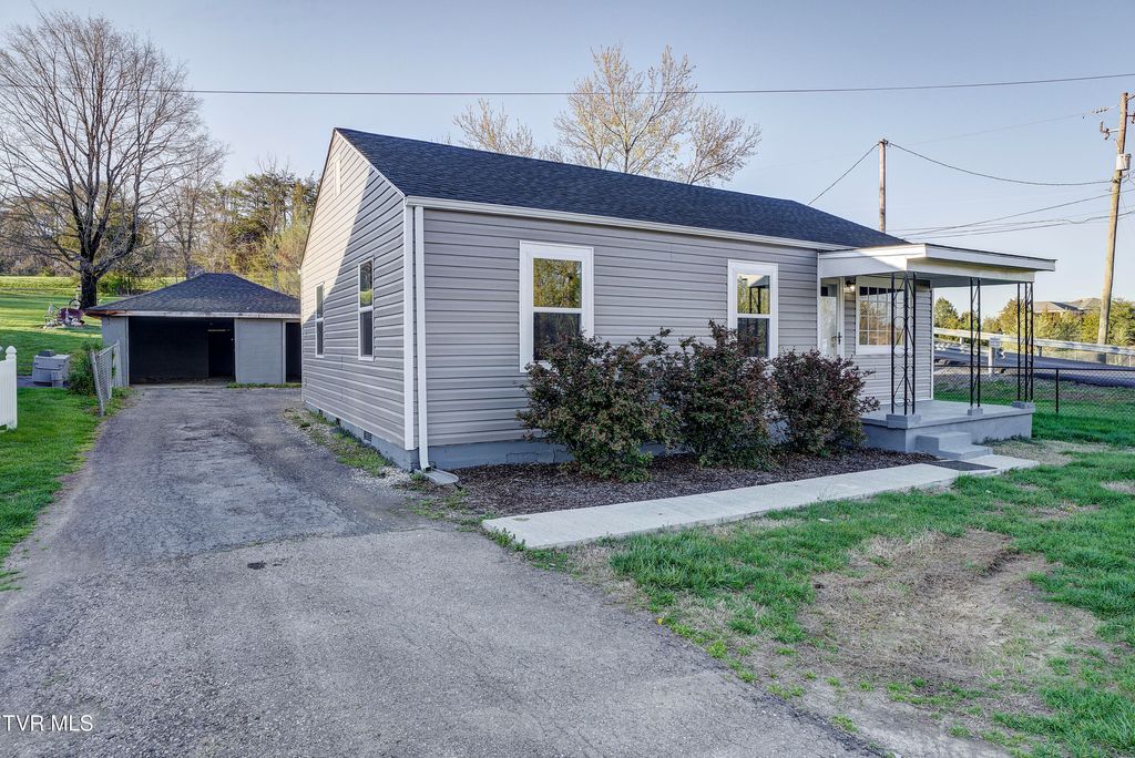 Photo of 2012 Meadowview Parkway, Kingsport, TN 37660 (MLS # 9992976)