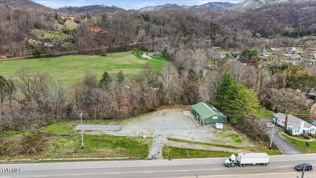 Photo of 3861 Highway 19-E, Elizabethton, TN 37643 (MLS # 9992622)