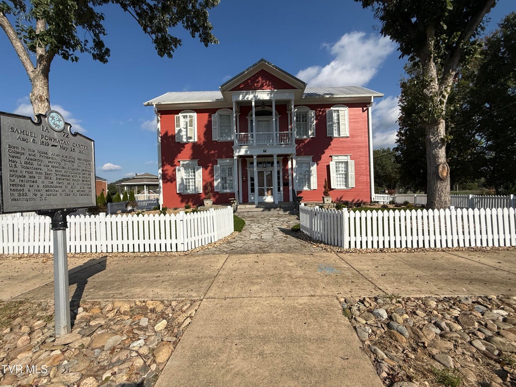 Photo of 829 Elk Avenue, Elizabethton, TN 37643 (MLS # 10002233)