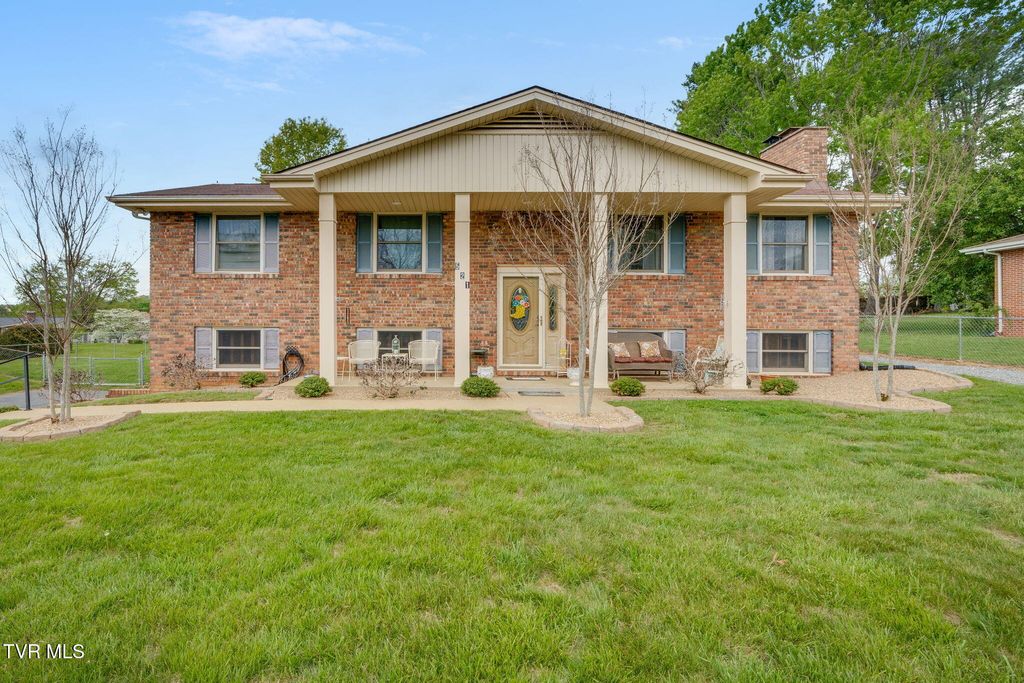 Photo of 521 Kilkenny Road, Kingsport, TN 37664 (MLS # 9993976)