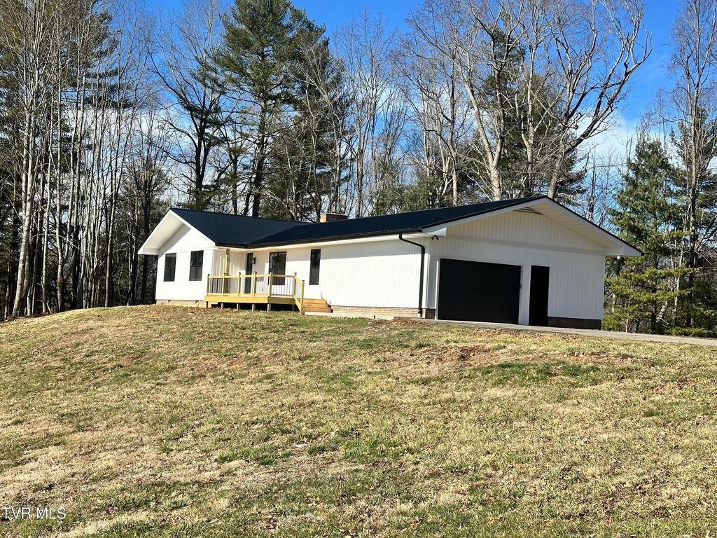 Photo of 256 William Hawkins Lane, Mountain City, TN 37683 (MLS # 9989928)